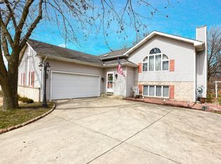 1915 Loganberry Ln, Crown Point, IN 46307