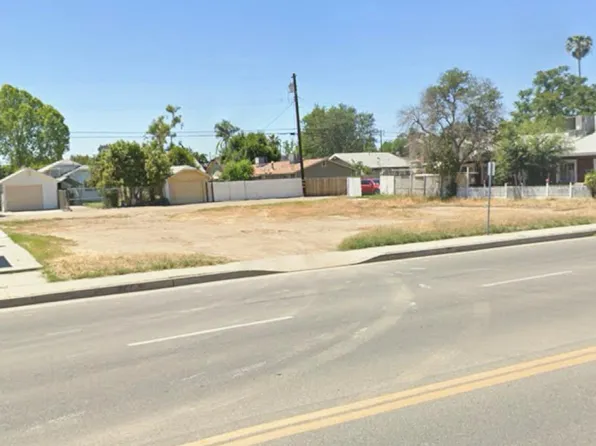 327 H St, Bakersfield, CA 93304