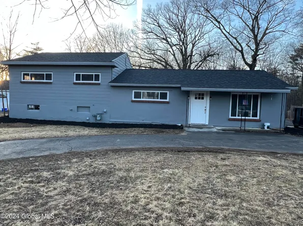 817 Whitney Drive, Schenectady, NY 12309