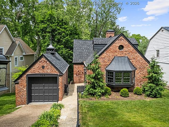 2nd image of 728 Myrtle Rd