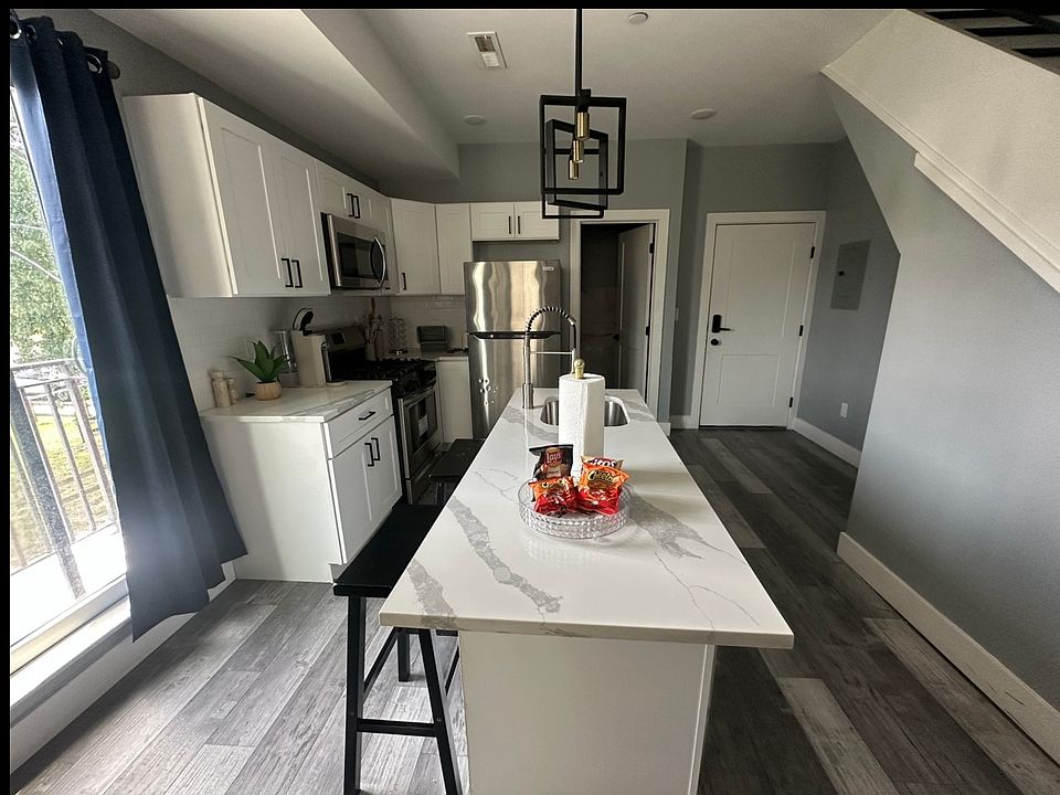 1st image of 819 42nd St #5