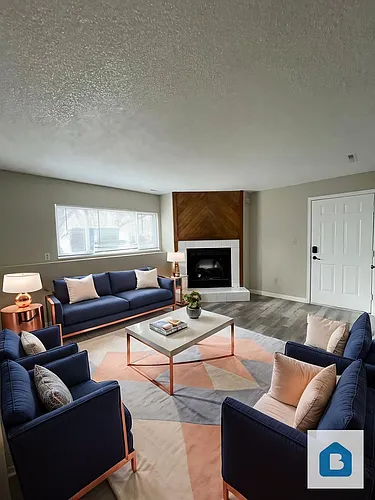435 W Van Buren Photo 1