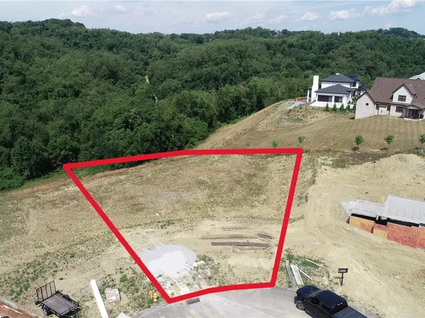 2105 Laurel Ridge Dr, Clairton, PA 15025