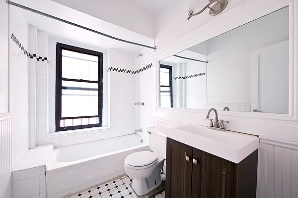 Rented by R New York | media 30