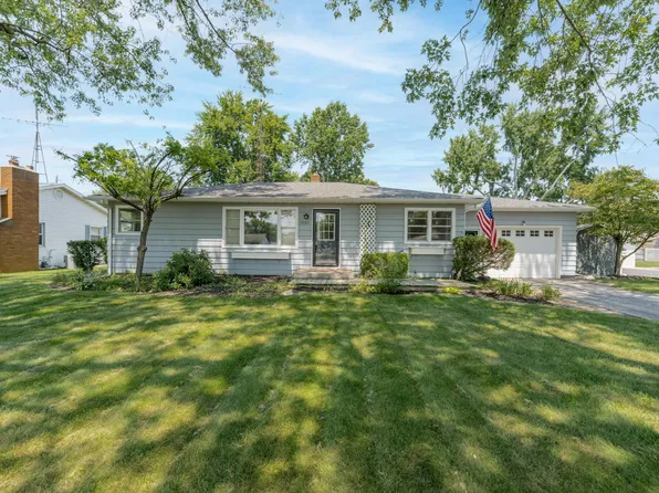 1061 Wedgewood Rd, Saint Joseph, MI 49085