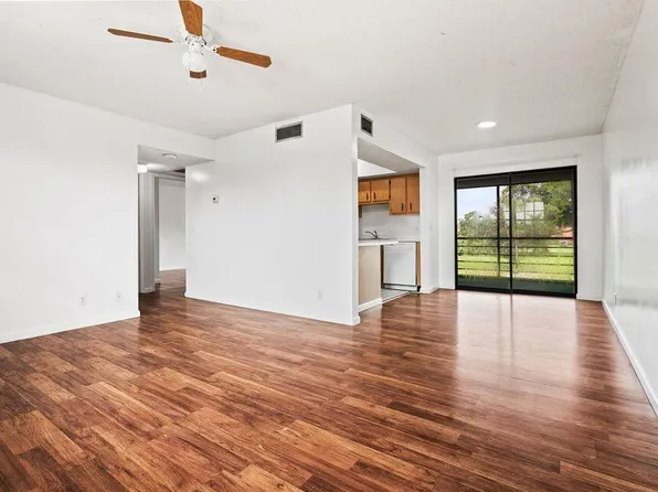 4151 Oak Terrace Drive #4151, Greenacres, FL 33463