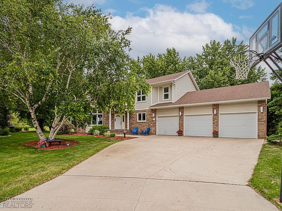 1st image of 1826 Rose Creek Dr S