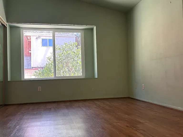 830 Glenwood Way — Photo 7
