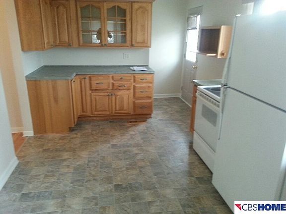 4th image of 102 N Osage St