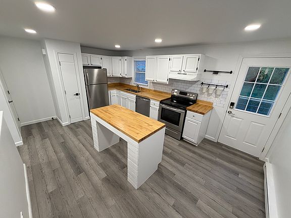 2nd image of 52 Price St #B