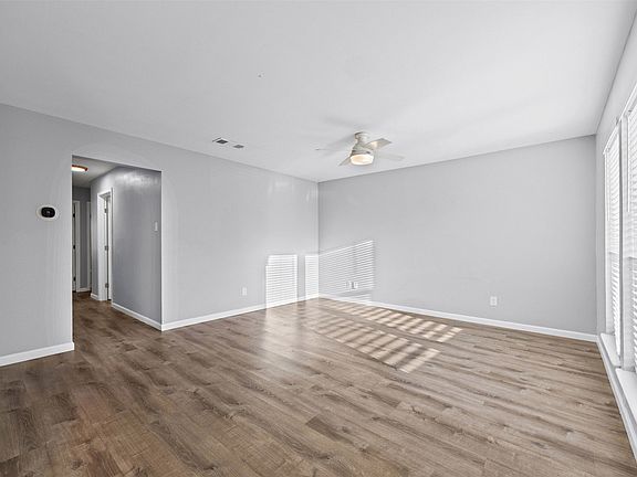 5th image of 1123 Saturn Dr