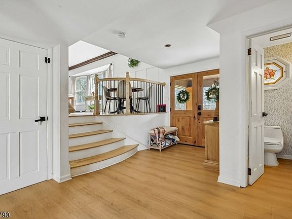3rd image of 23 Smithfield Dr