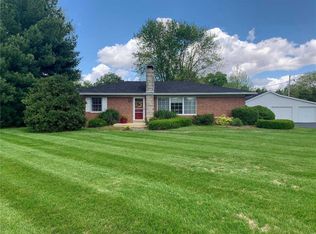 5072 Springfield Dr, Edwardsville, IL 62025