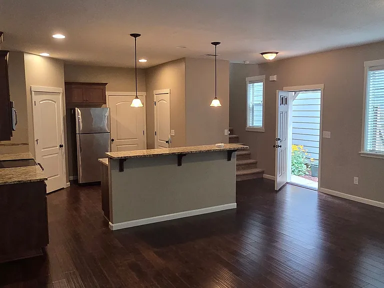 2710 NE 130th Ct — Photo 5