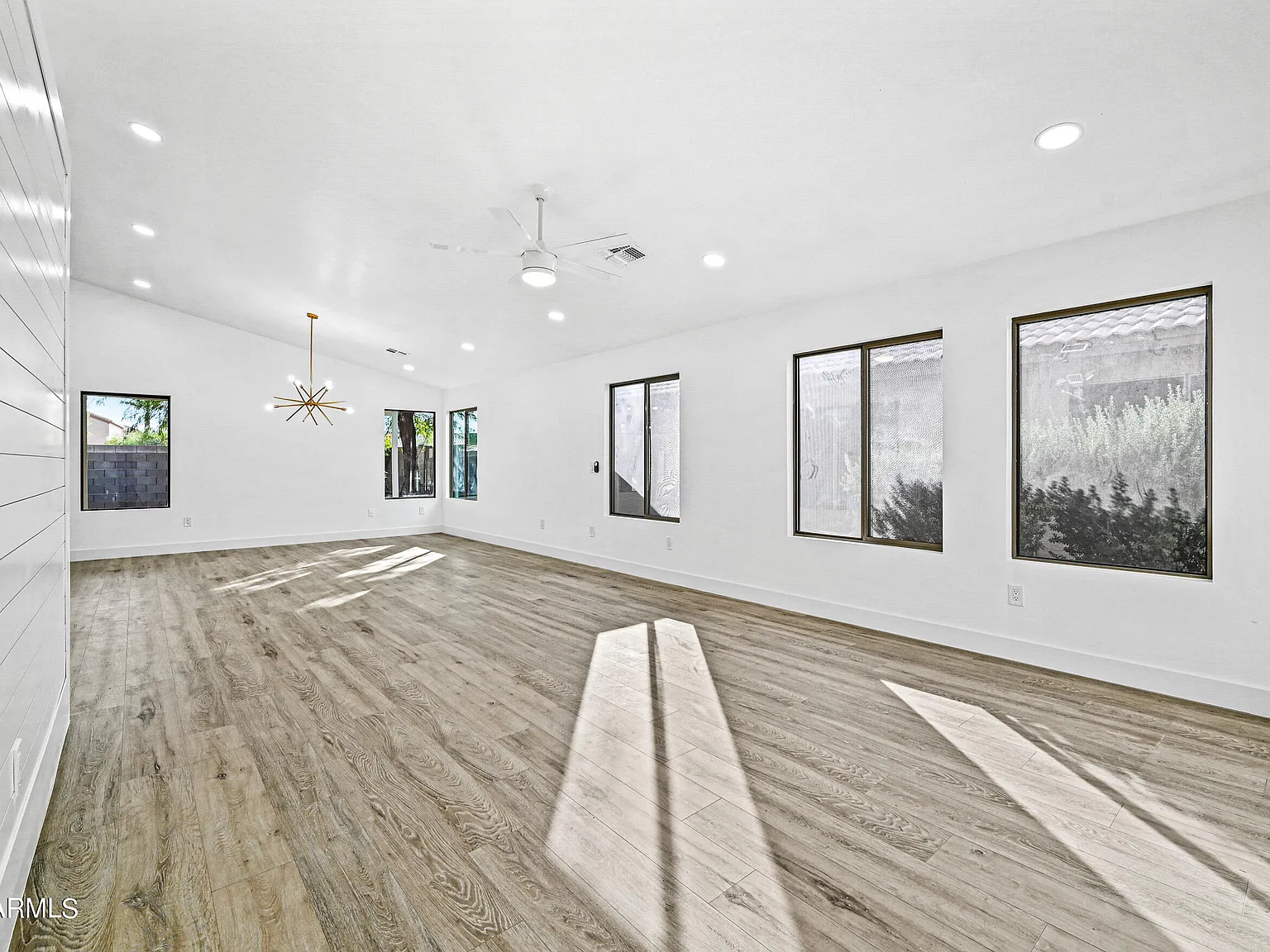 3 bed, 2.0 bath, 1509 sqft, $2,095 — Photo 3