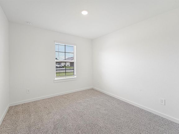 3rd image of 1106 Rayburn Dr