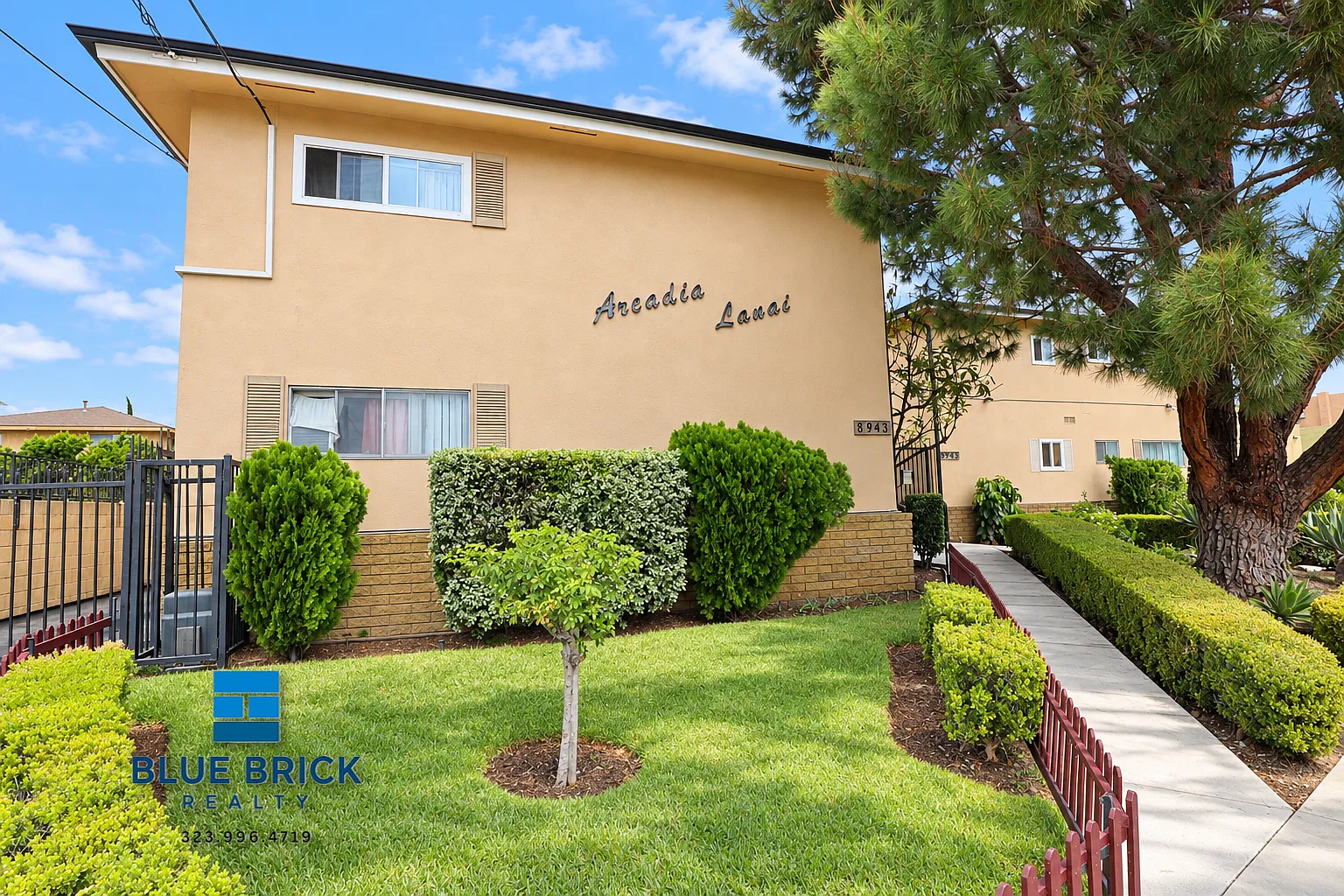 Comfortable 2BR/1BA Apartment with In-Unit AC, Ceiling Fans & Parking — Photo 3