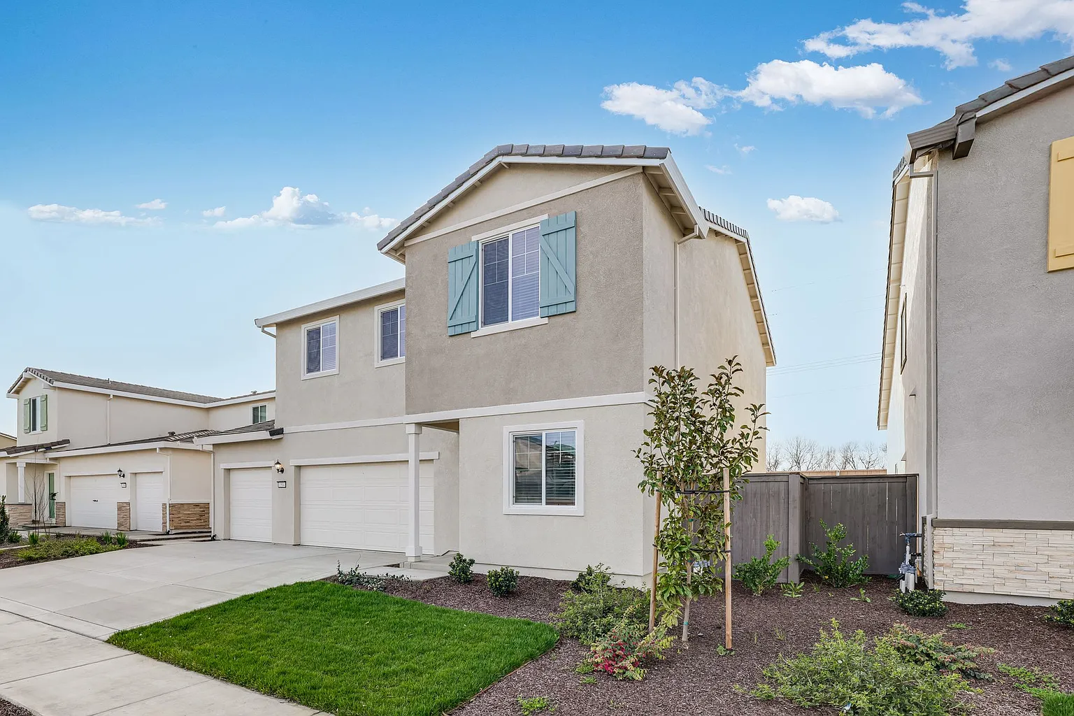1504 Sea Holly St photo 1