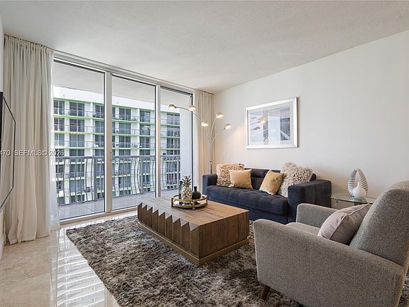3rd image of 1750 N Bayshore Dr #3409