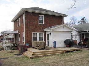 4th image of 912 W Hillcrest Dr