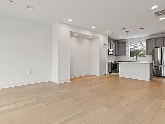5th image of 2050 Lohmans Spur Rd #102