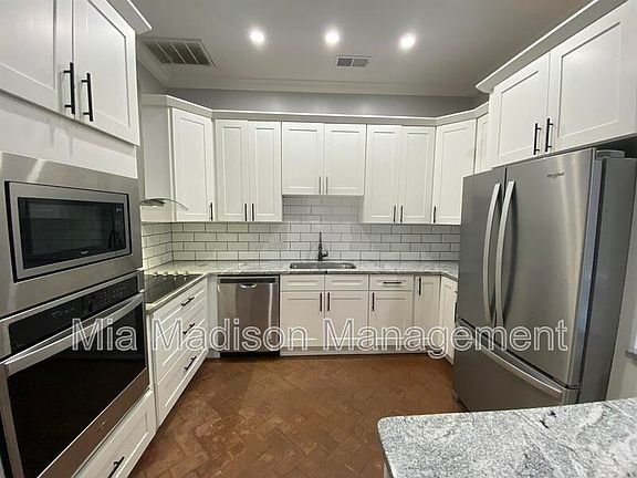 5th image of 510 E Congress Ln