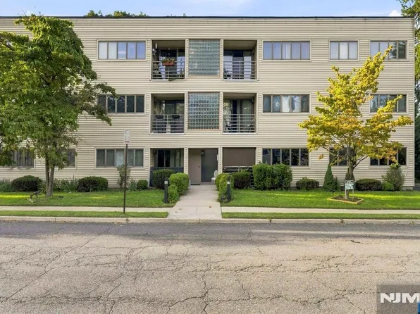 24 Crest Street #2C, Westwood, NJ 07675