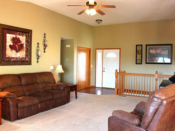 4th image of 8809 Majestic Hills Dr