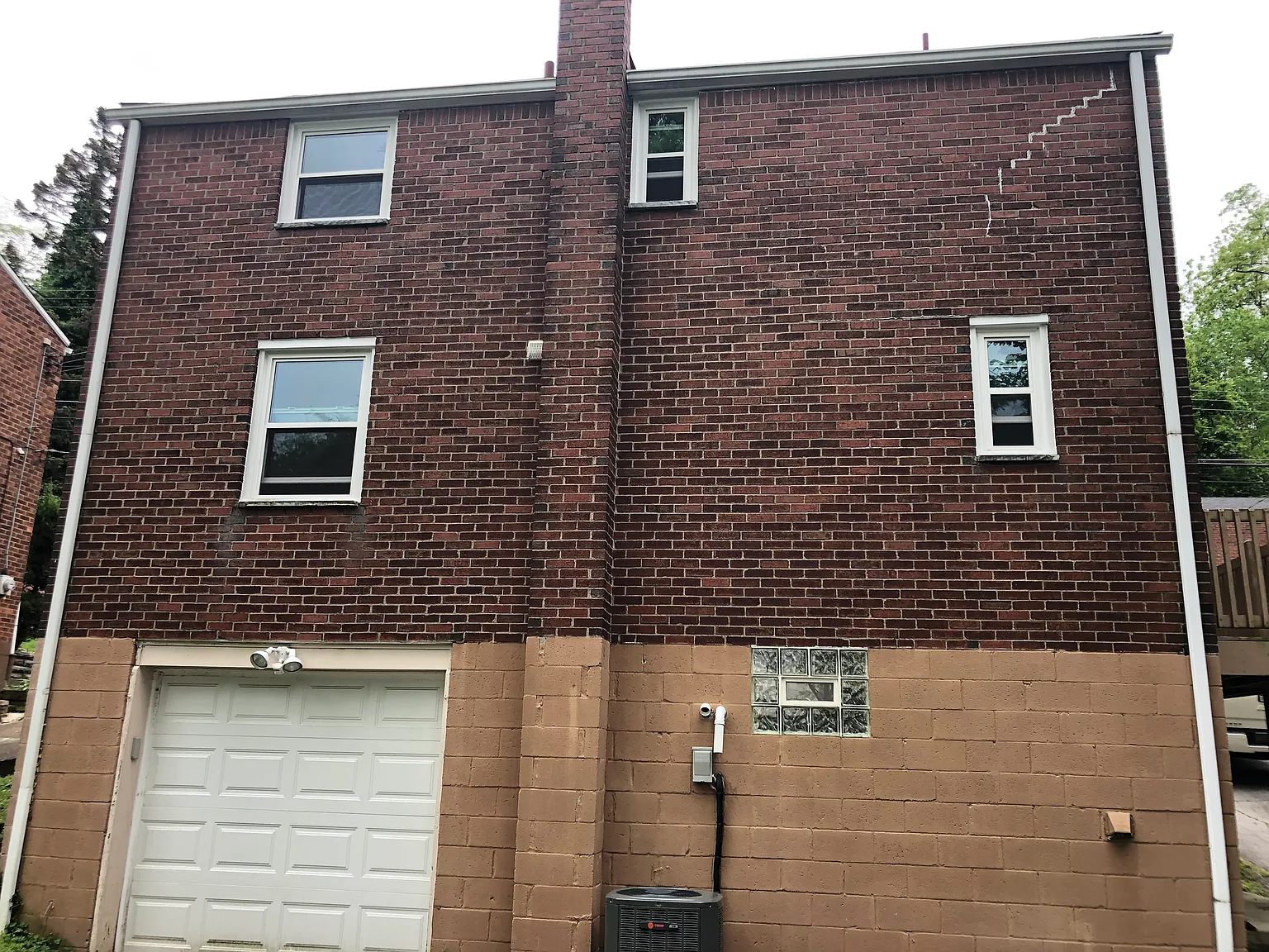 3 bed, 3800 sqft, $1,300 — Photo 3