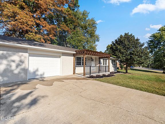 2nd image of 7101 Castalie Ln