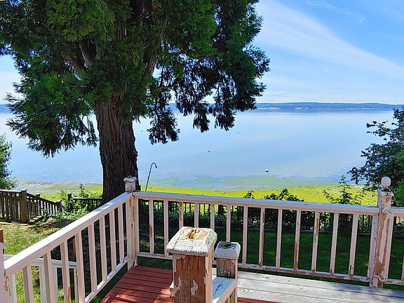 5th image of 19122 Soundview Dr NW