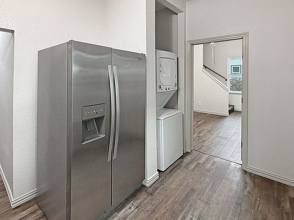 3rd image of 2424 McKinley Ave