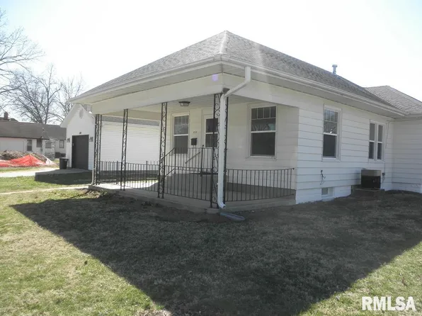 454 N 8th St, Auburn, IL 62615