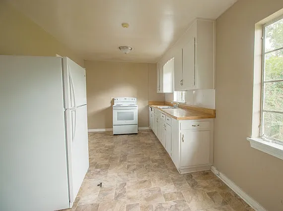 3 bed, 1072 sqft, $850 — Photo 3