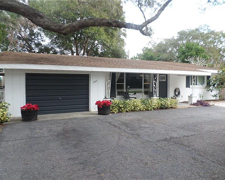 1st image of 7503 Starfish Dr