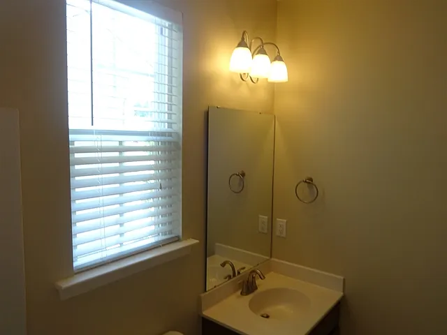 308 Nuttall Dr — Photo 9