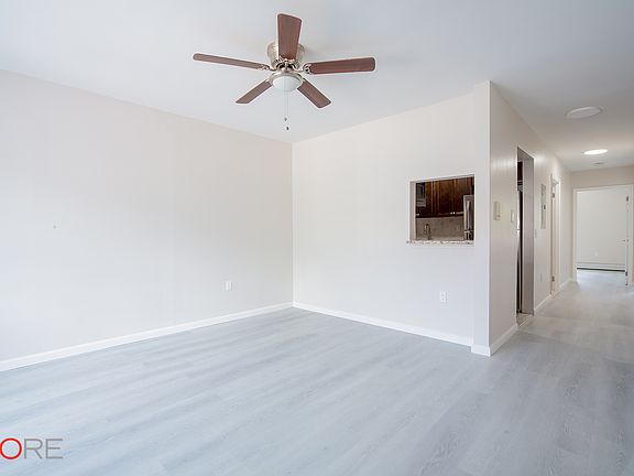 3rd image of 1316 Hoe Ave APT A