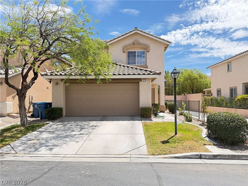 3 bed, 2.5 bath, 1683 sqft, $2,050 — Photo 1
