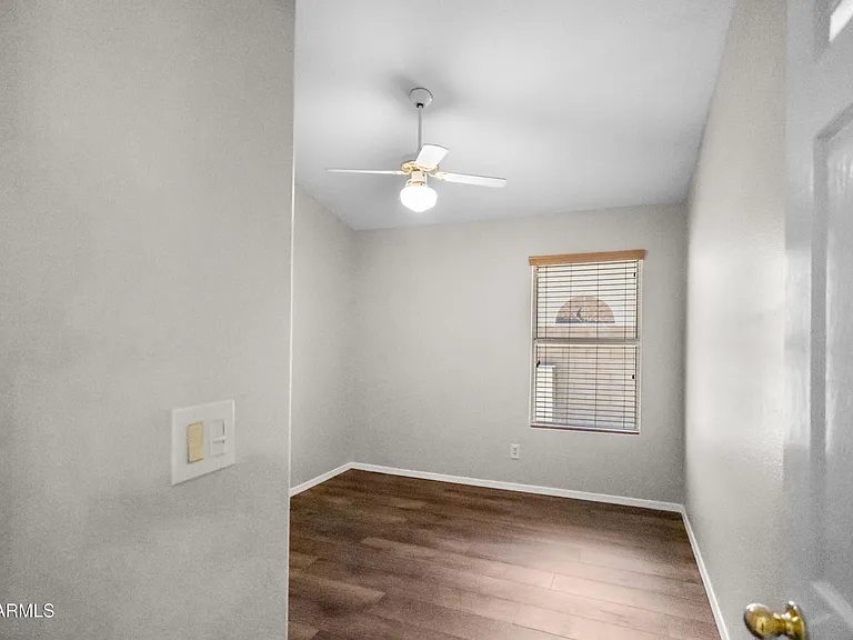 1214 E Beverly Ln — Photo 21