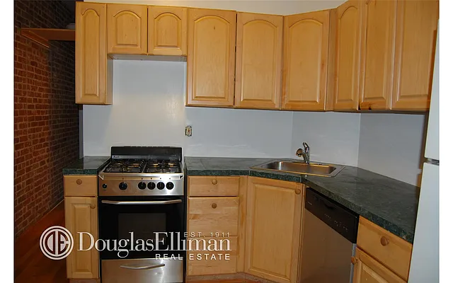 Rented by Douglas Elliman | media 14