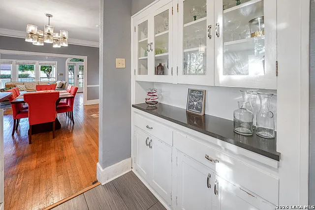 806 E Grayson St — Photo 12