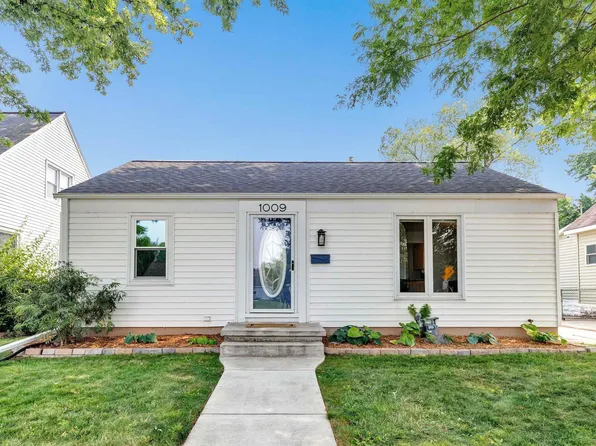1009 Gross Ave, Green Bay, WI 54304