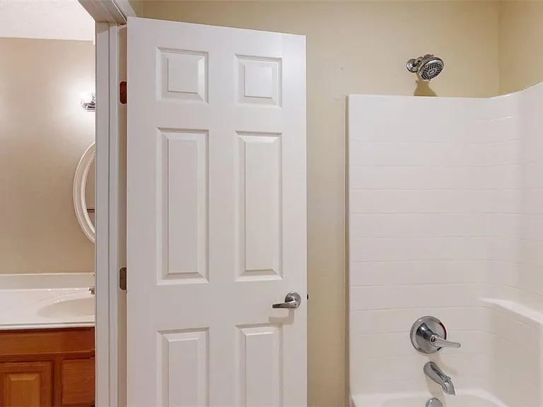 1724 Boardwalk Ct — Photo 20