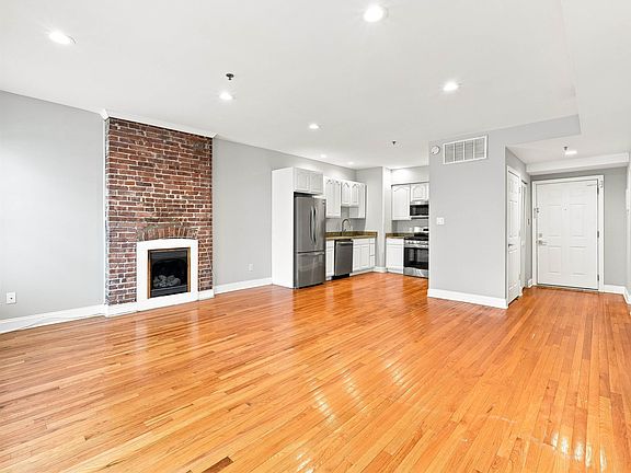 4th image of 95 Webster Ave APT 2F