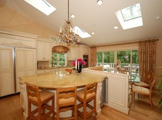 412 Cornwall Ct, Wyckoff, NJ