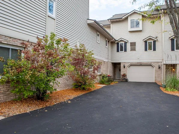 426 Meadowridge Cir, Lake Mills, WI 53551