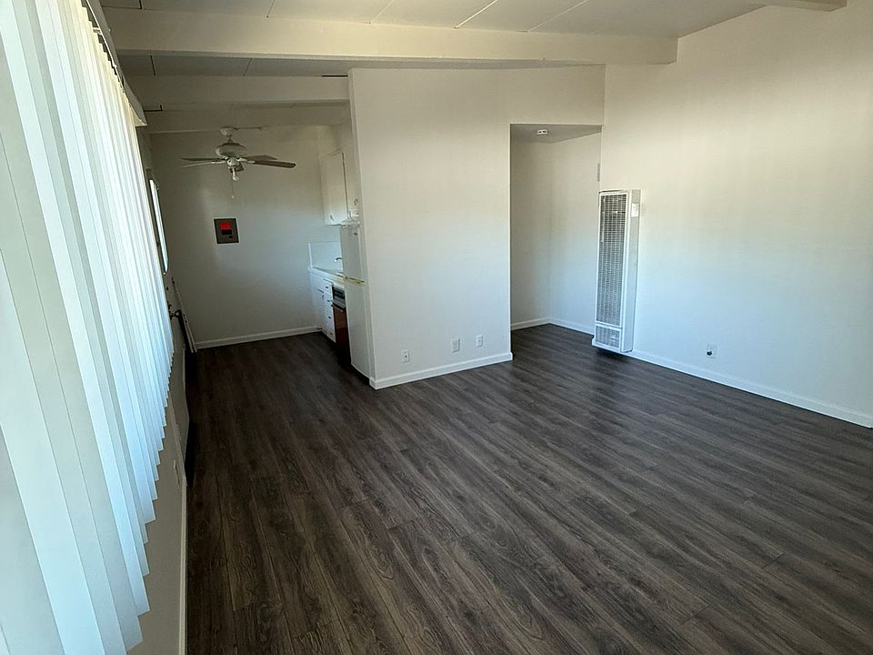 1st image of 962 W Weddell Dr #11