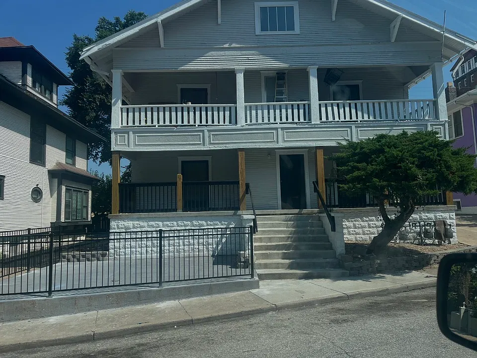 3228 E Oakland Ave #4