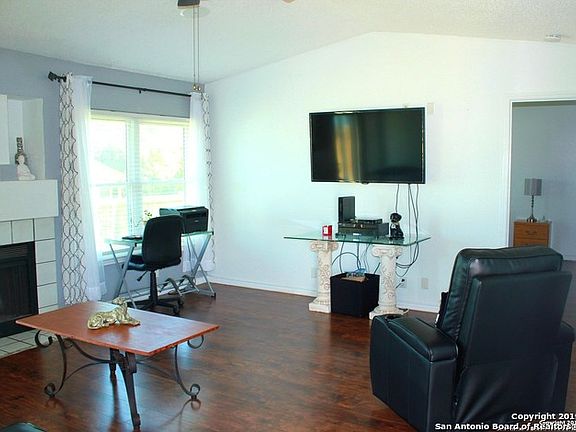 4th image of 282 Saddlebrook Dr