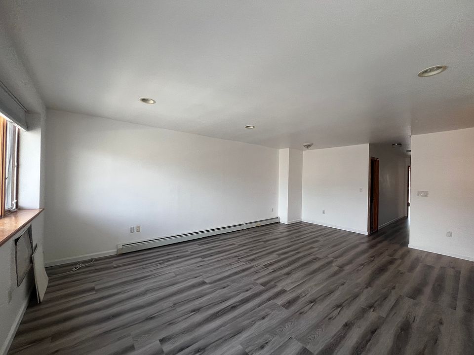 1st image of 215 Bay 7 St #2